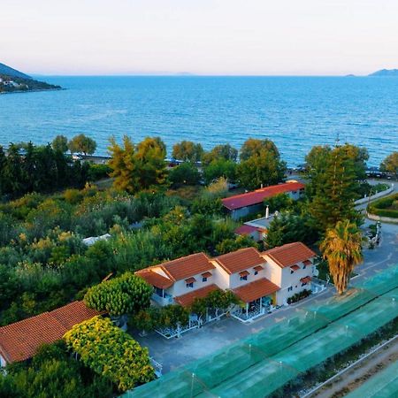 Sea Waves Apartments Nea Epidavros Eksteriør billede