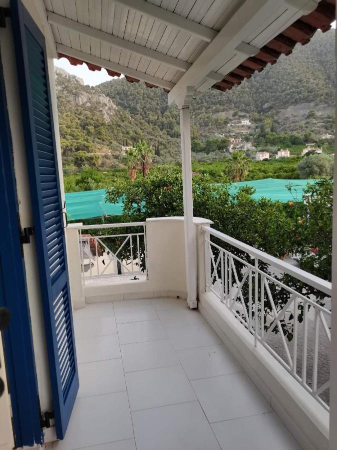 Sea Waves Apartments Nea Epidavros Eksteriør billede