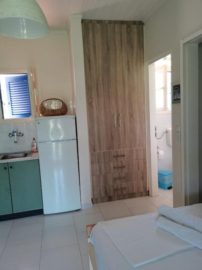 Sea Waves Apartments Nea Epidavros Eksteriør billede